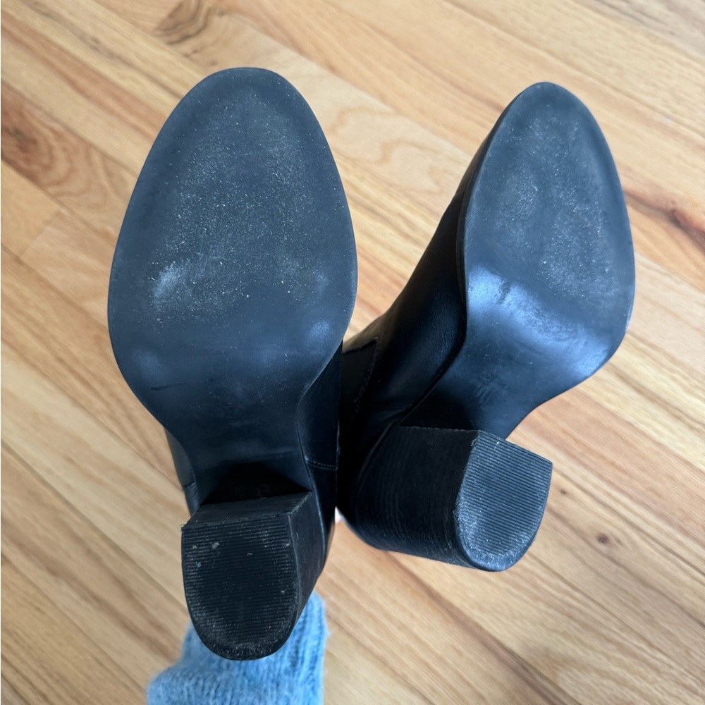 Classic Steve Madden Booties - Picture 4 of 4